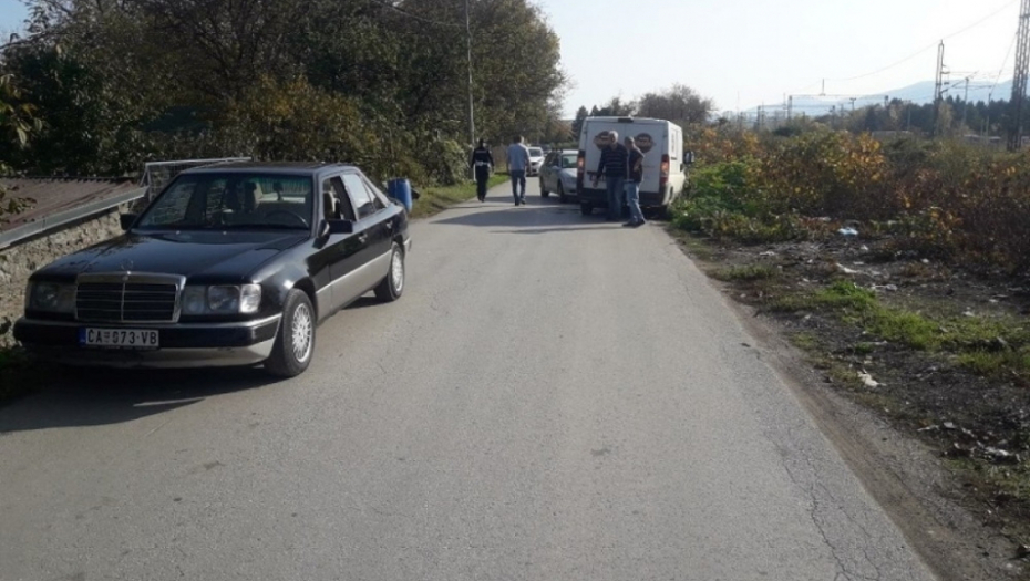 Mercedes koji je šlepao vozilo