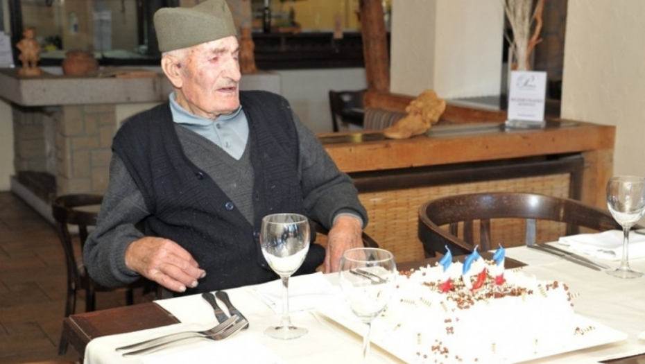 Panto Vranešević stavi 101. rođendan