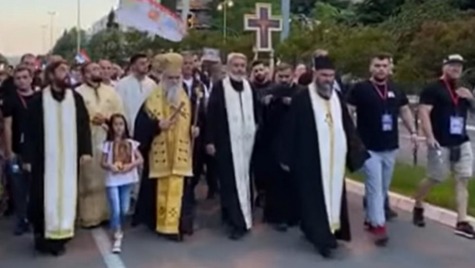 Amfilohije sa malom Unom