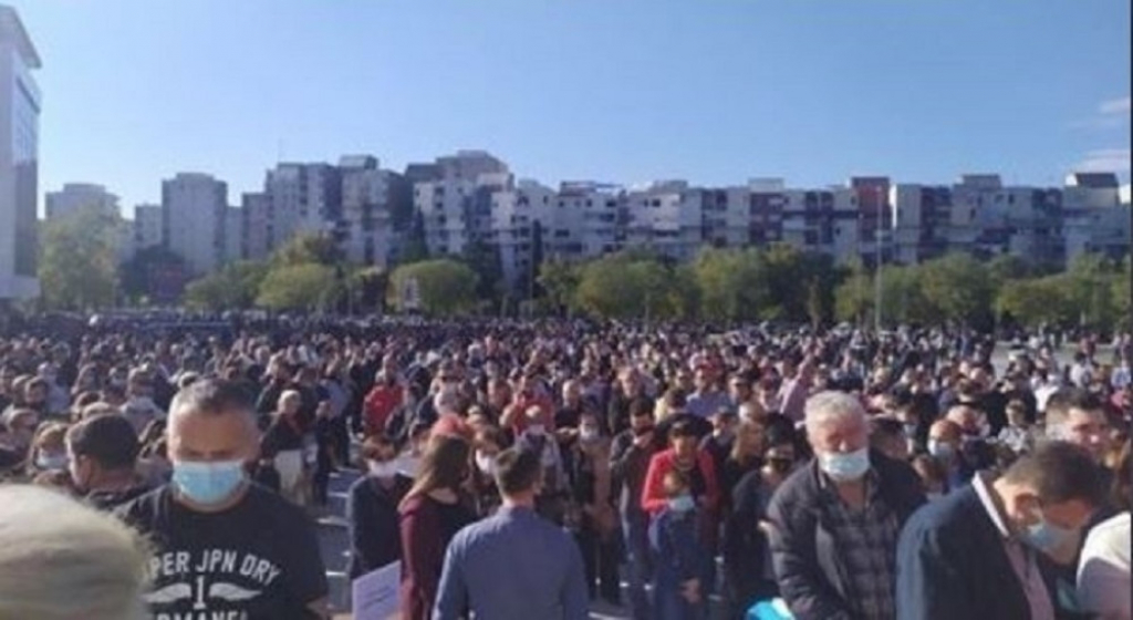 Opraštanje od Amfilohija u Podgorici