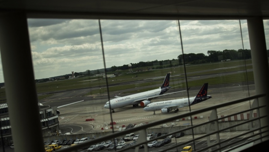 aerodrom avion avioni sletanje