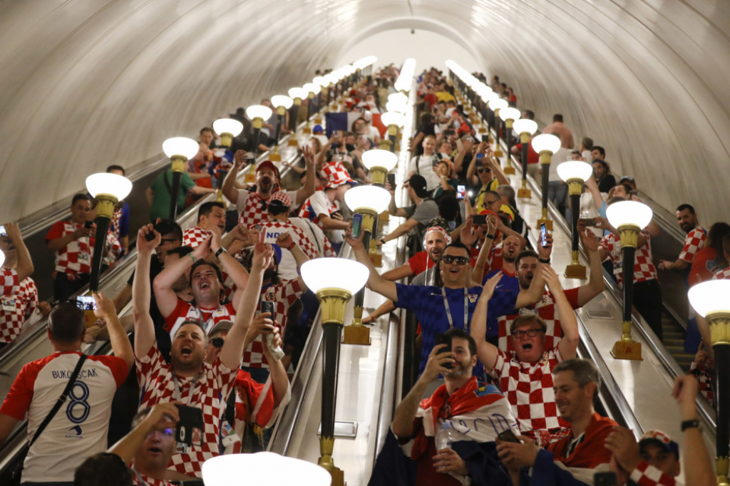 navijači Hrvatske u moskovskom metrou