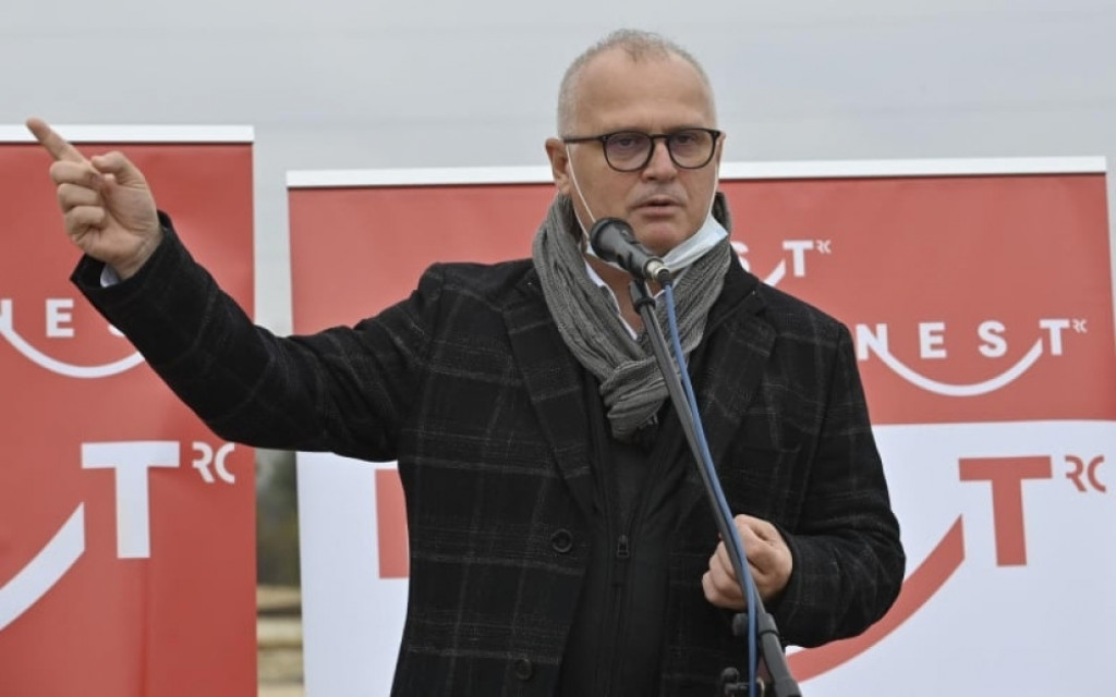 Goran Vesić, kamen temeljac