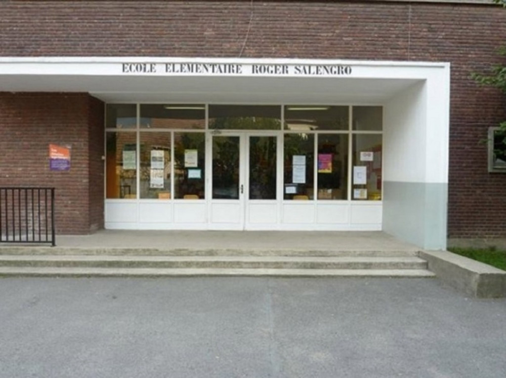 Devojčica, Pariz, &scaron;kola