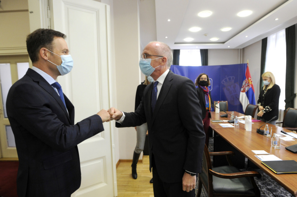 Siniša Mali, Tomas Šib