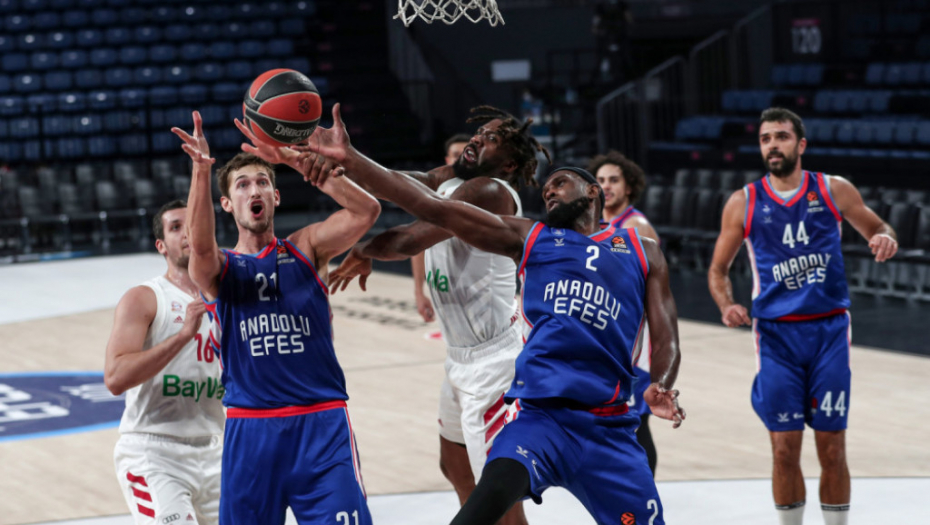 Tibor Plajs i Kris Singlton (Efes)