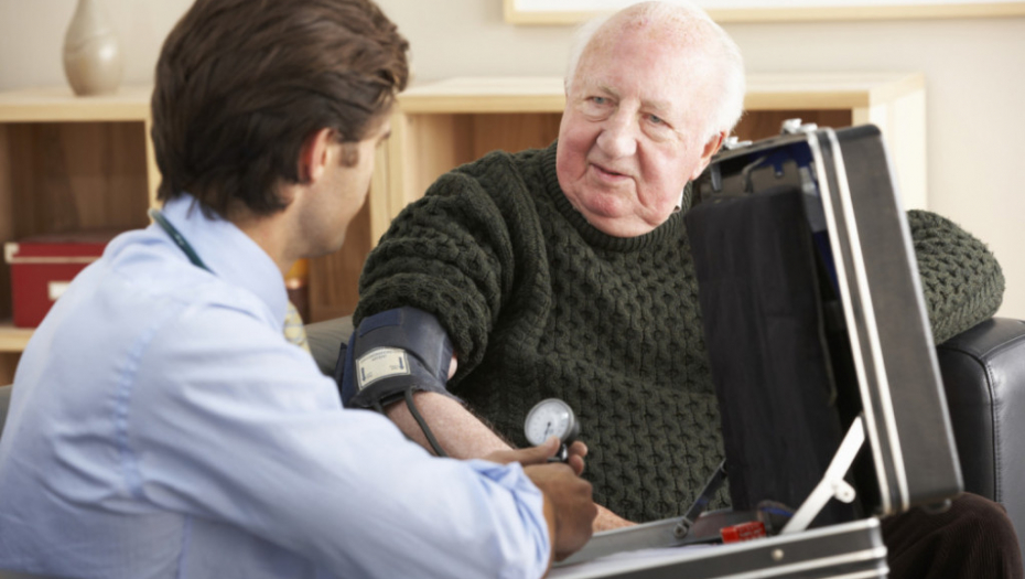 Doktor, starac, deda, penzioner, pritisak