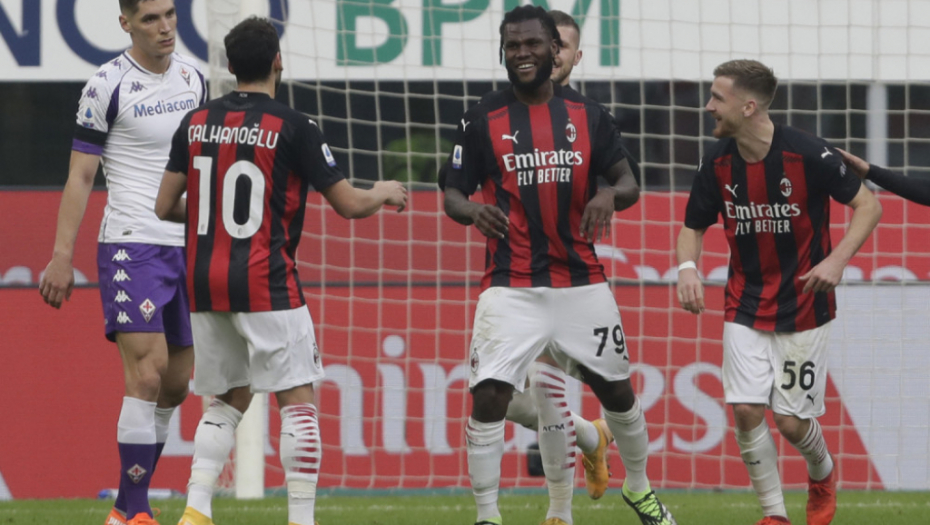 Frenk Kesi (Milan) i Nikola Milenković (Fjorentina)