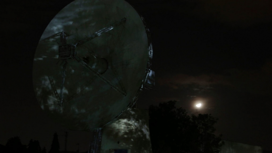 Satelitski tanjir, Mesec