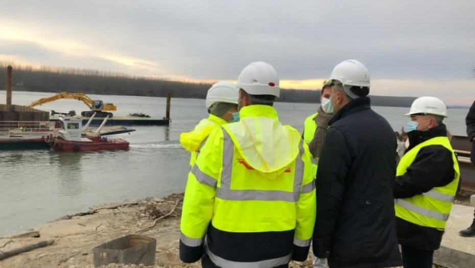 Aleksandar Antić , sa direktorom kompanije Azvirt u Srbiji