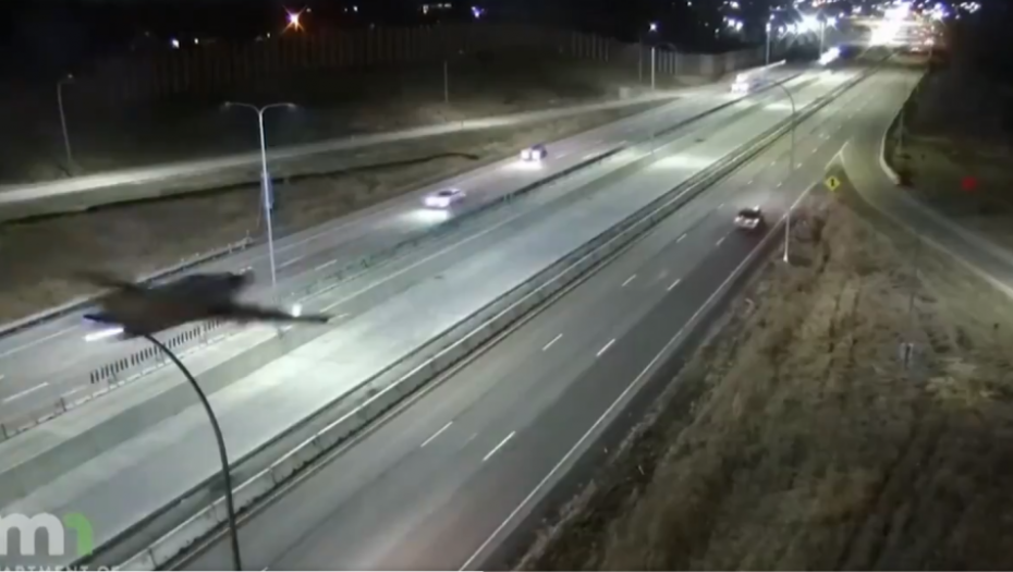 Avion sleteo na auto-put