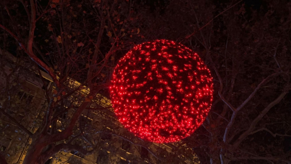 Nova godina, rasveta, ukrasi