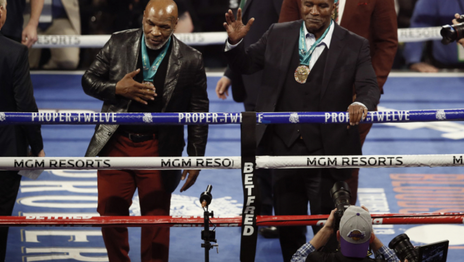 Majk Tajson i Ivander Holifild