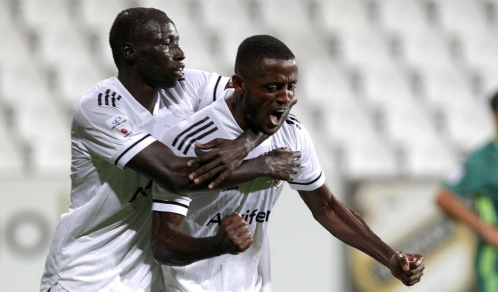 Vinsent Eze i Ibrahima Ndiaje (Čukarički)