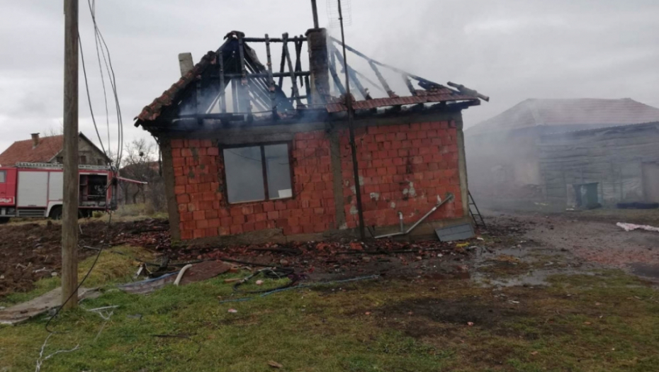 Izgorela kuća porodice sa KiM