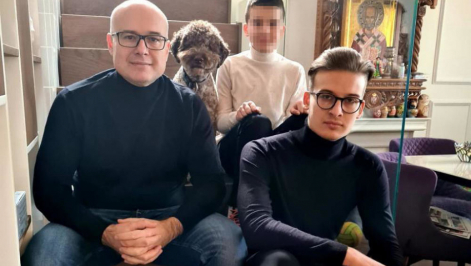 Miloš Vučević sa decom