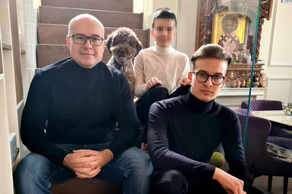 Miloš Vučević sa decom