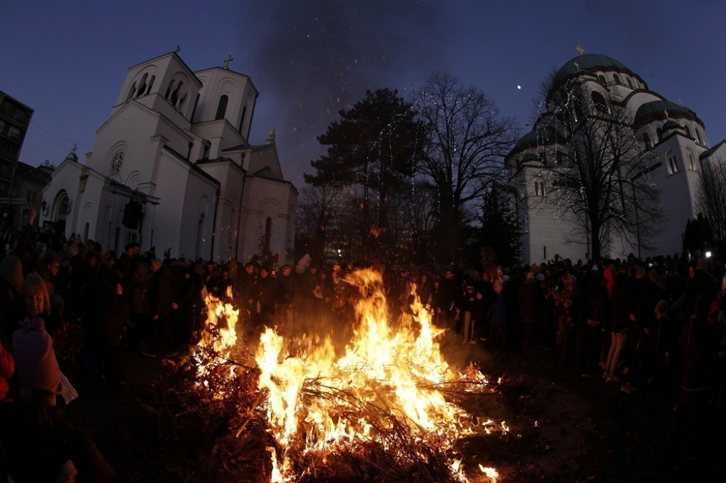 Paljenje badnjaka, Hram Svetog Save