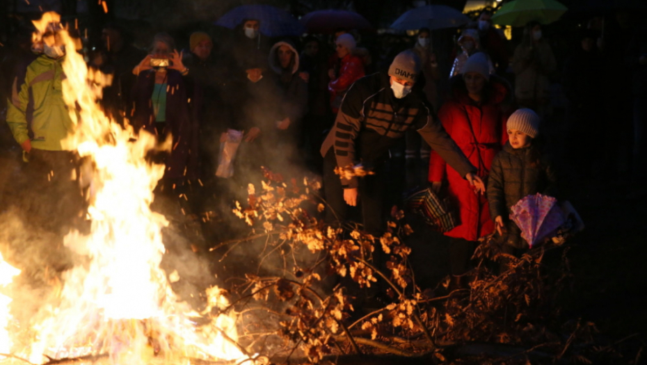 paljenje badnjaka, hram,  beograd