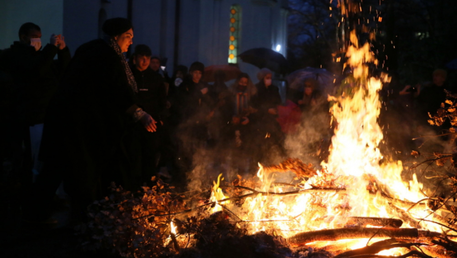 paljenje badnjaka, hram,  beograd