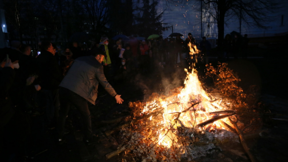 paljenje badnjaka, hram,  beograd