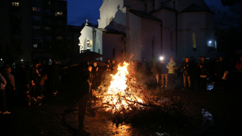 paljenje badnjaka, hram,  beograd