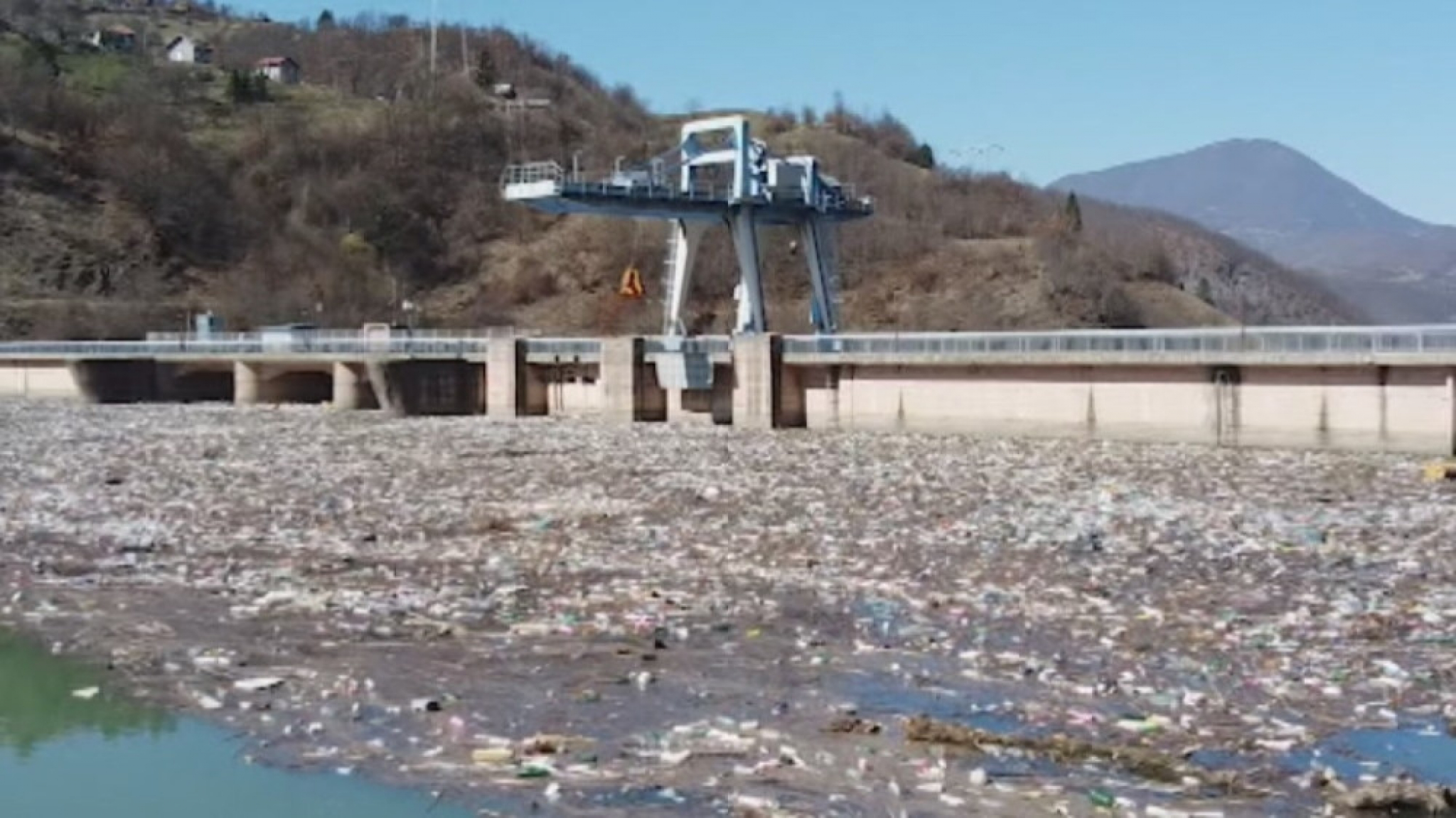 Plutajuća deponija kod Priboja