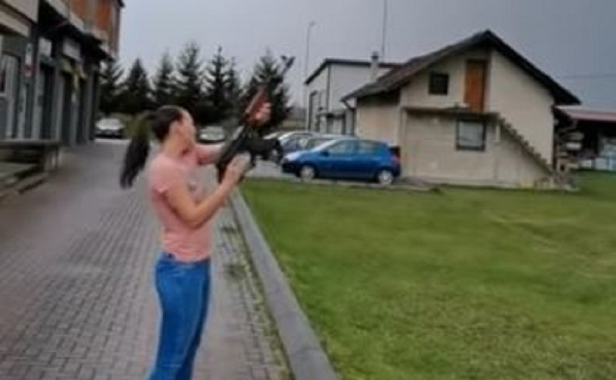 Banjalučanka pucala iz automatske puške