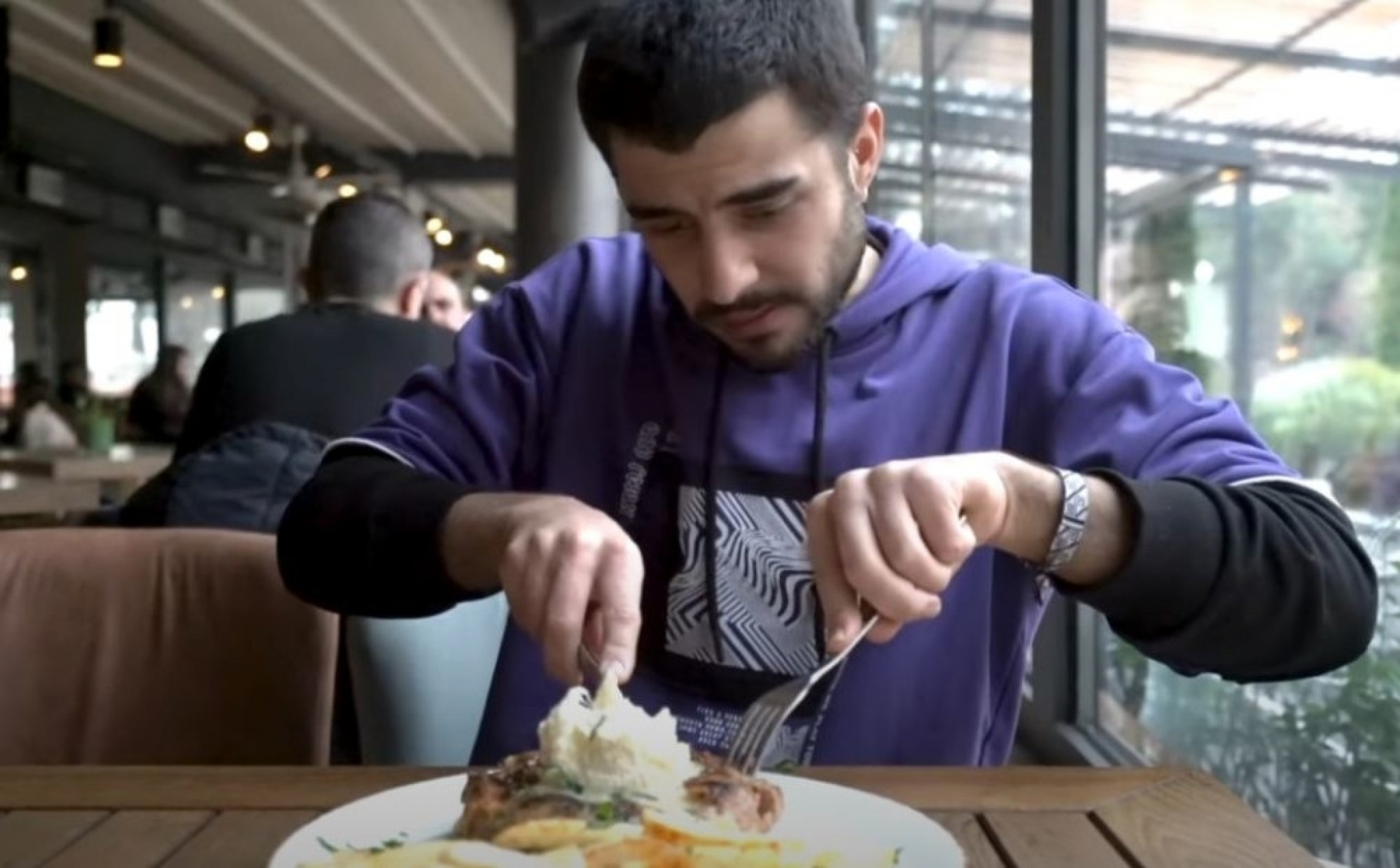 pljeskavica, leskovac, rostilj, bloger