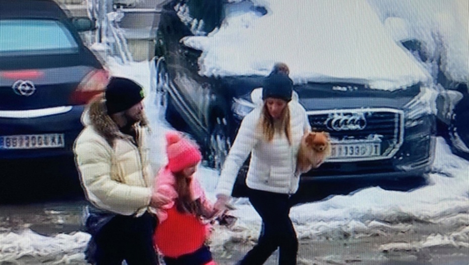 Anabela sa ćerkicom