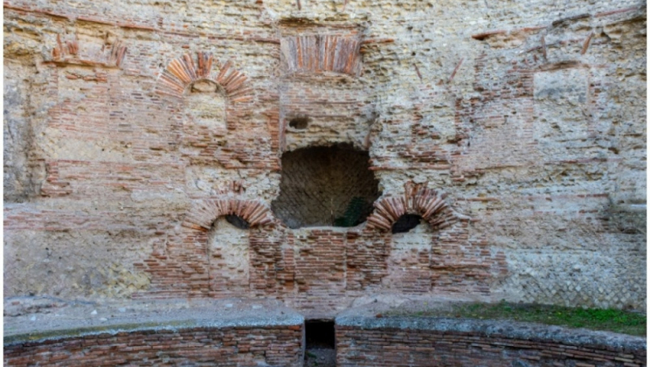 istorija, baia, italija