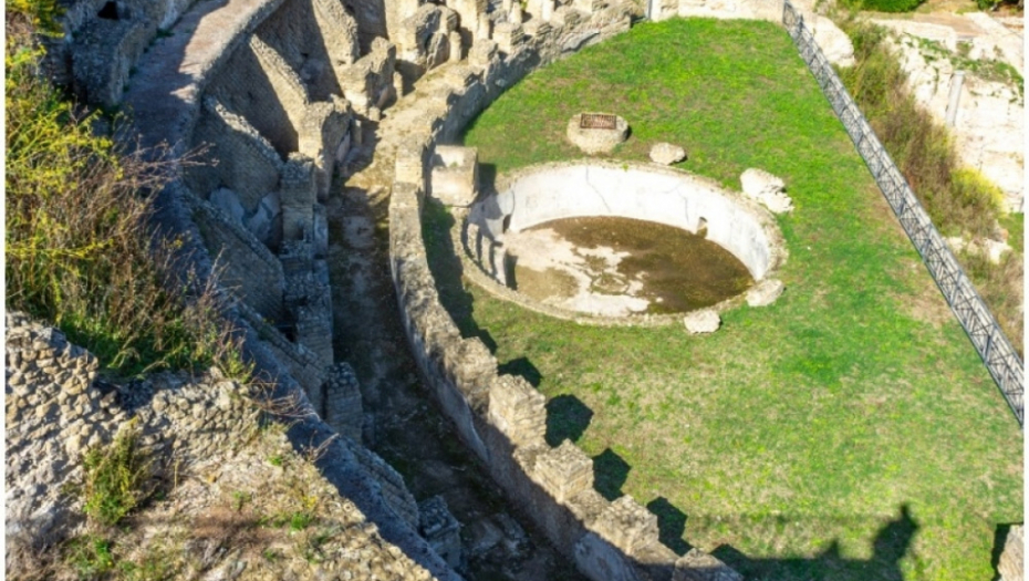 istorija, baia, italija