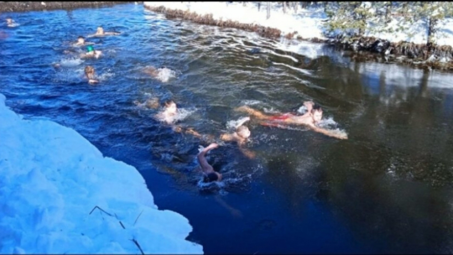 Priboj, plivanje za Časni krst