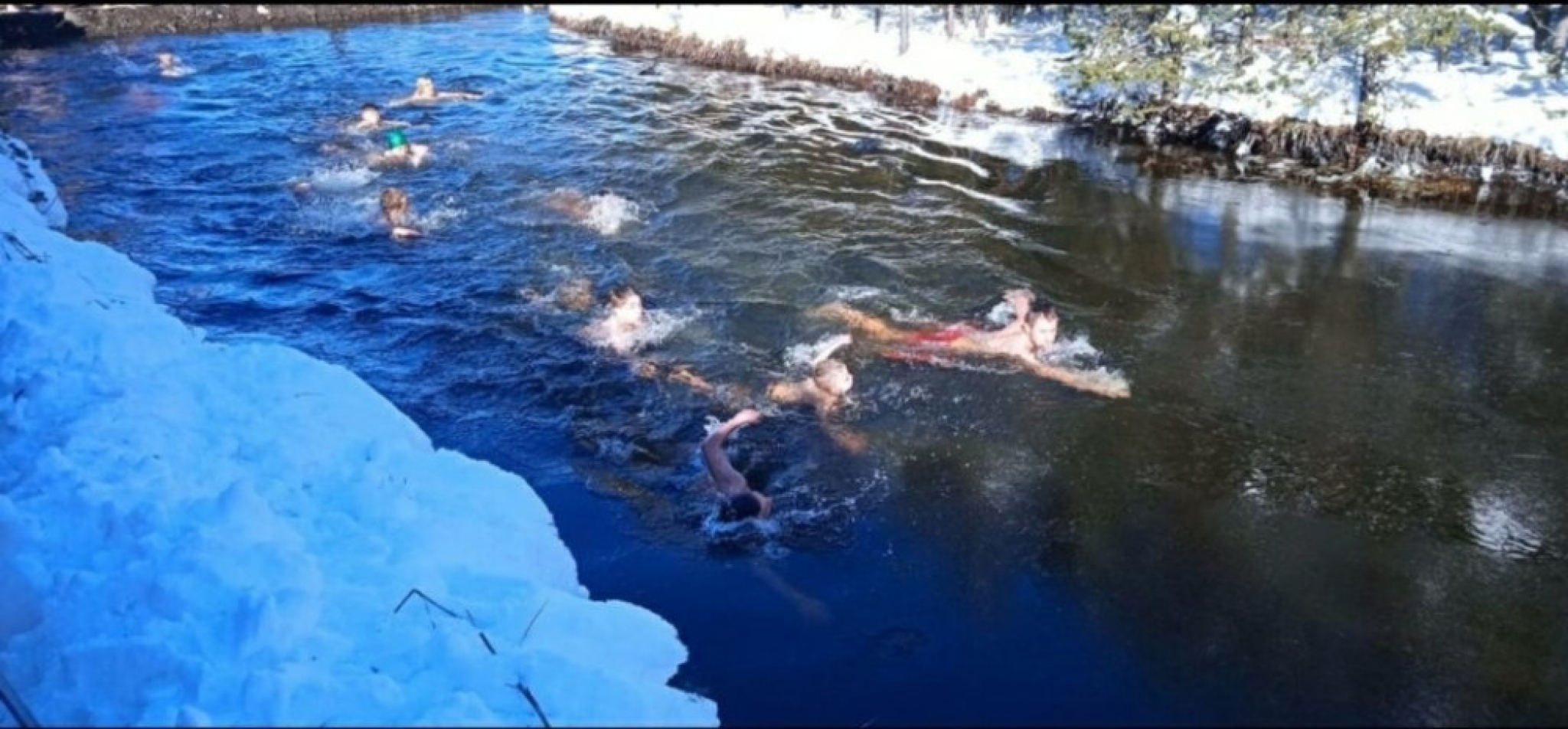 Priboj, plivanje za Časni krst