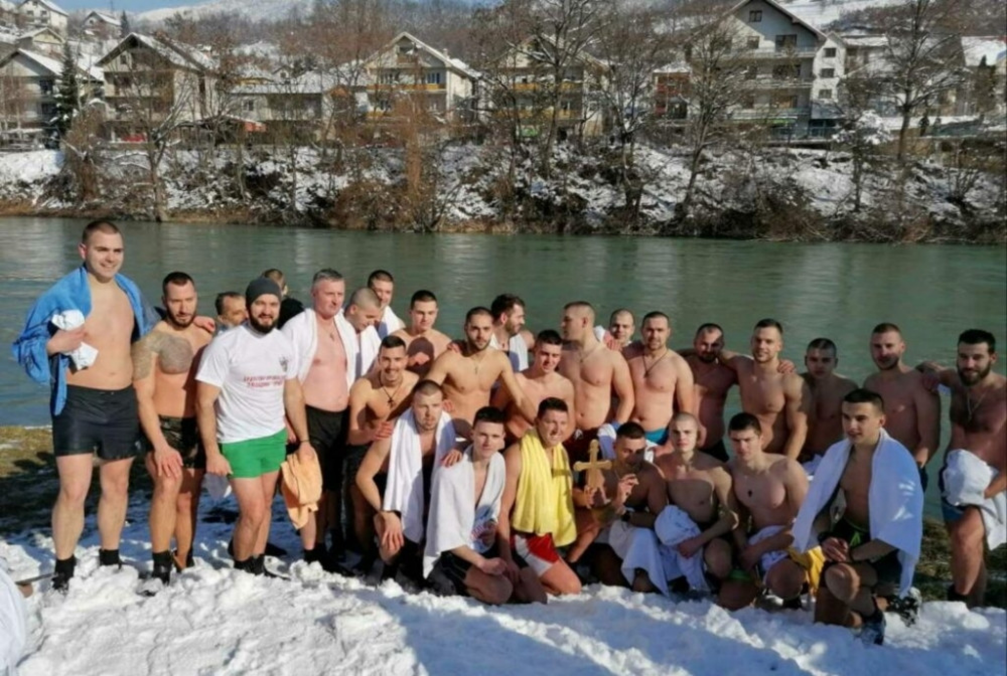 Priboj, plivanje za Časni krst