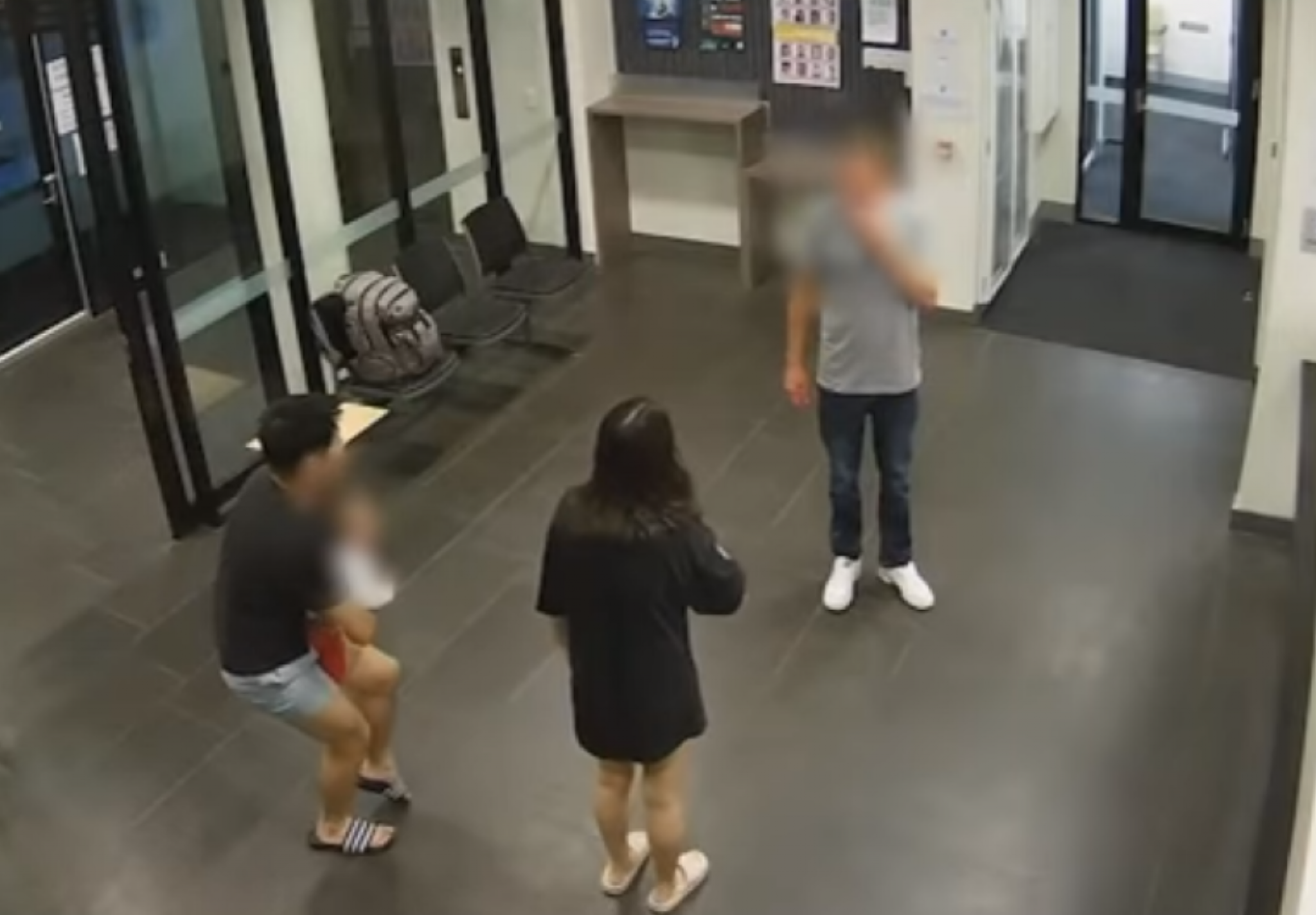 Bebi je zapala hrana