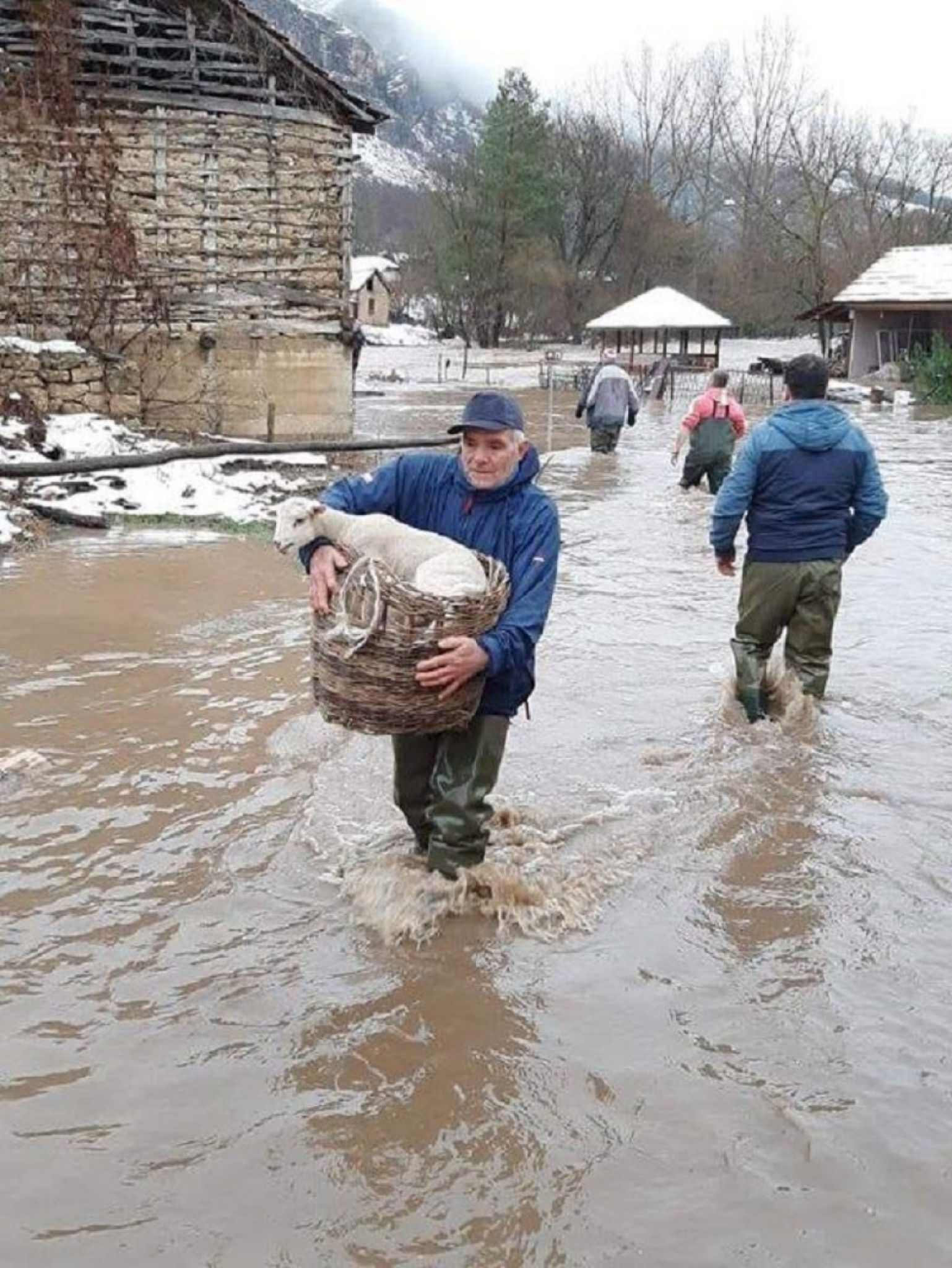 Spas od vode u ko&scaron;ari