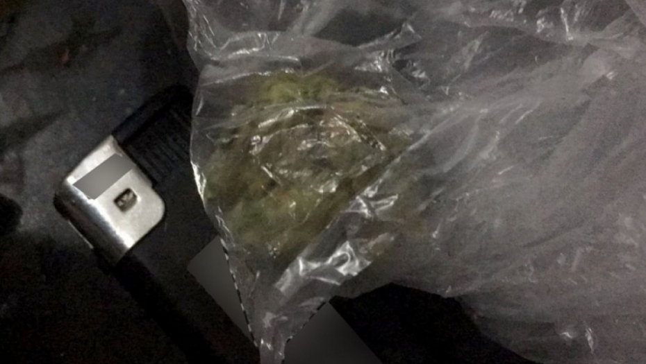 Arsenal oružja, eksplozivne naprave i droga