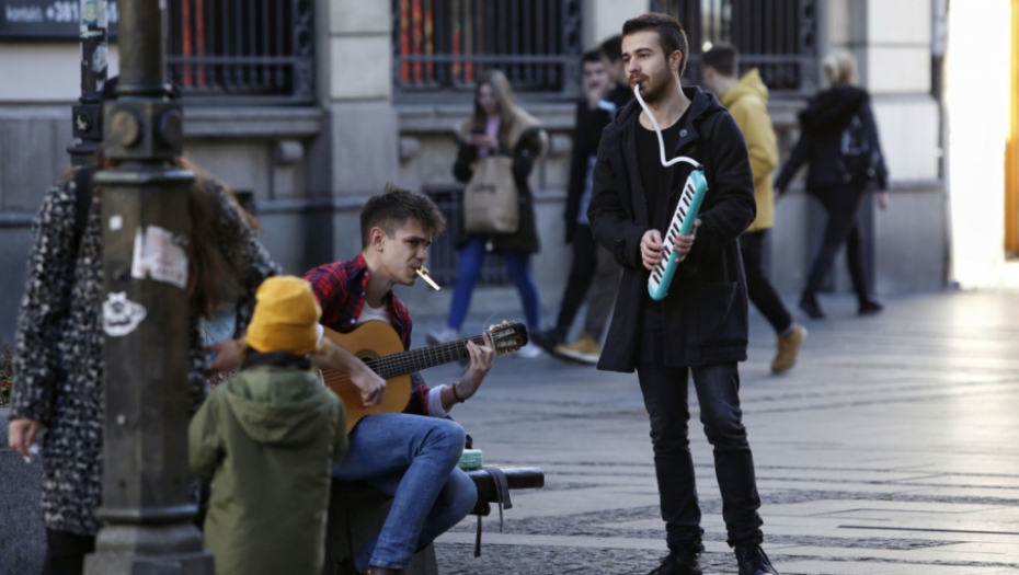 Građani, šetnja, Knez Mihailova, vreme, muzičari, muzičar