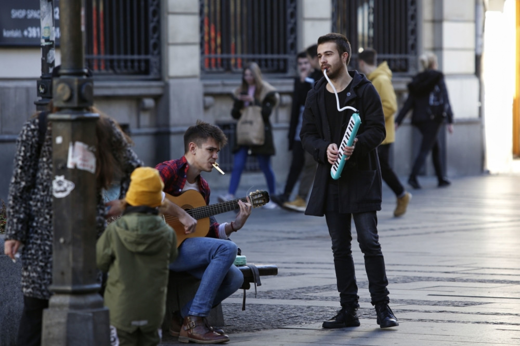 Građani, šetnja, Knez Mihailova, vreme, muzičari, muzičar