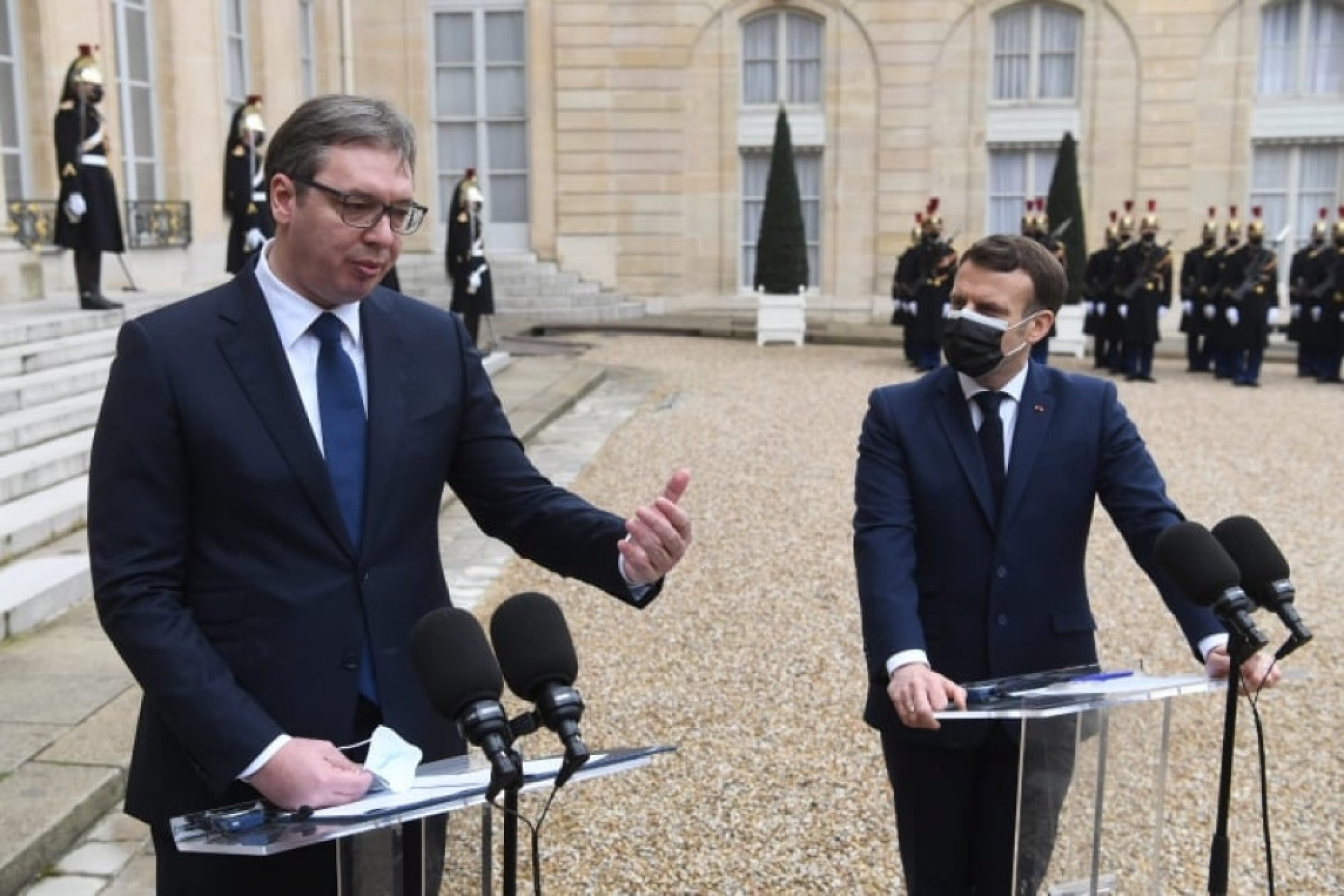 Aleksandar Vučić i Makron