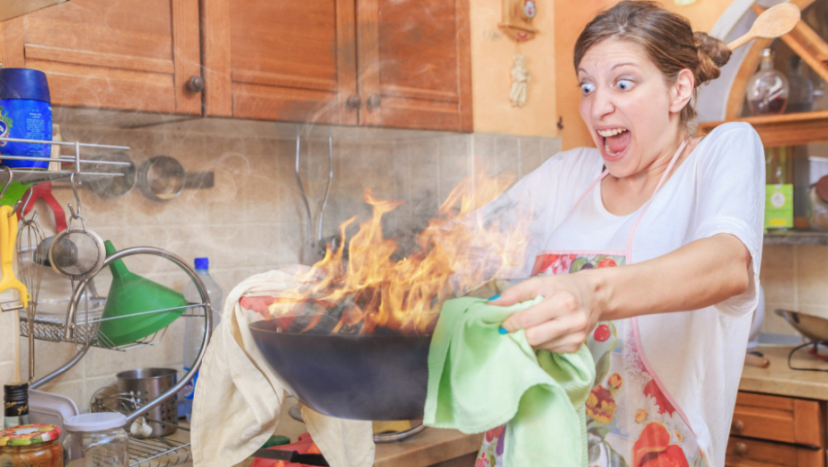 smotan, kuhinja, zagorela hrana, pad