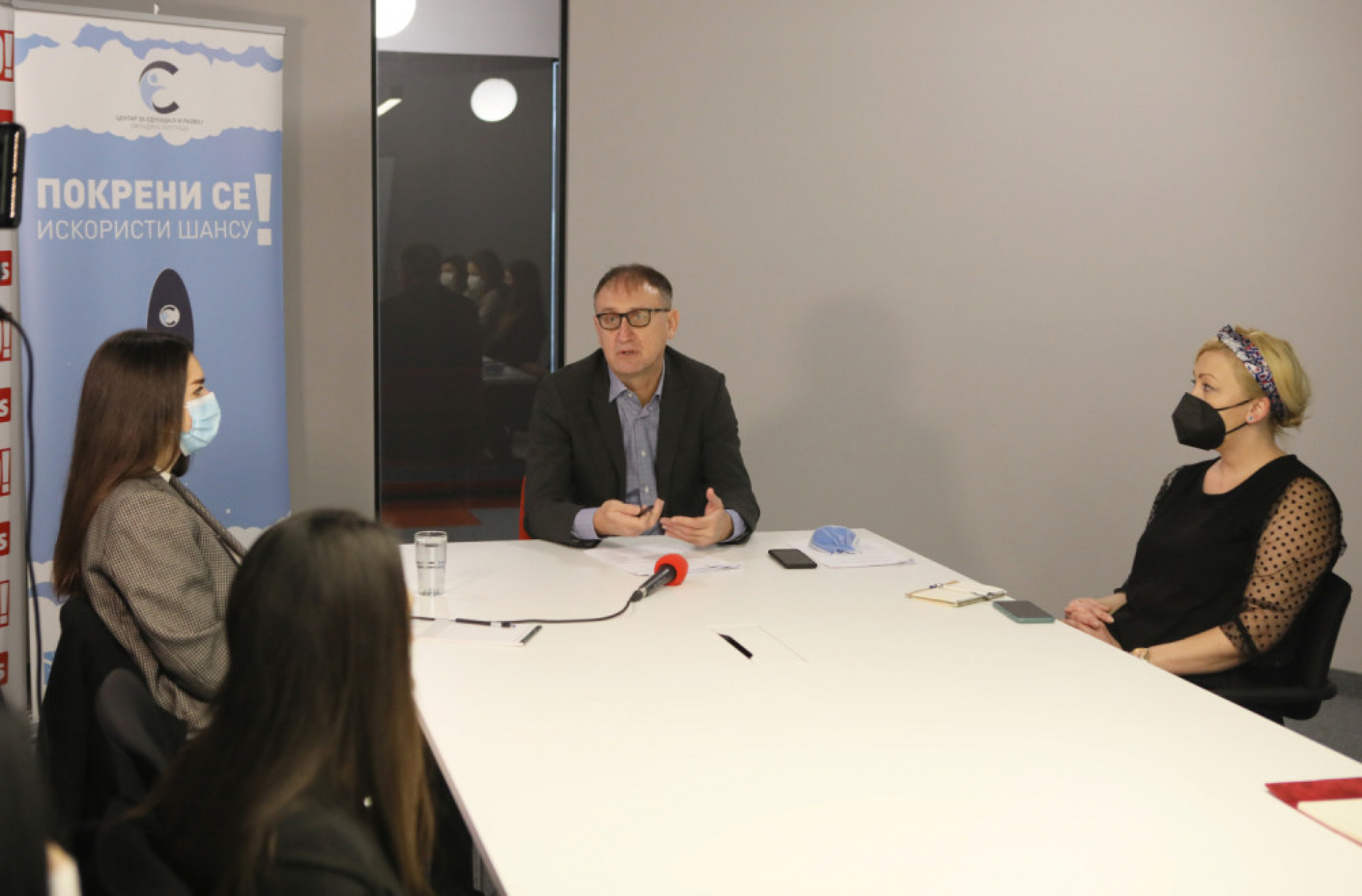 Dragan Lazić i Nina Aralica sa polaznicima