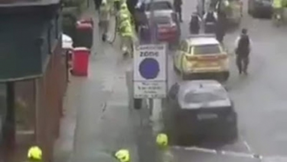 Napad Sinagoga, Molotovljev koktel