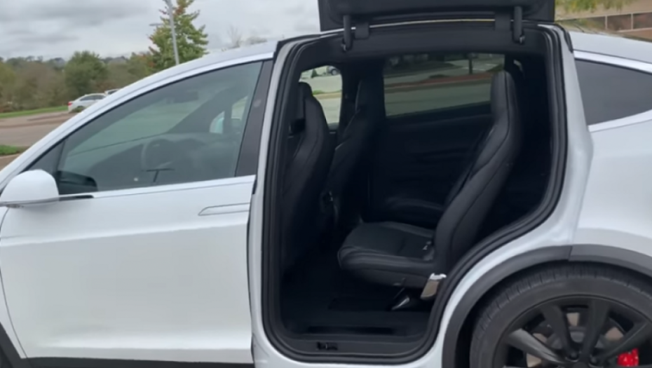 Novak Đoković, automobil