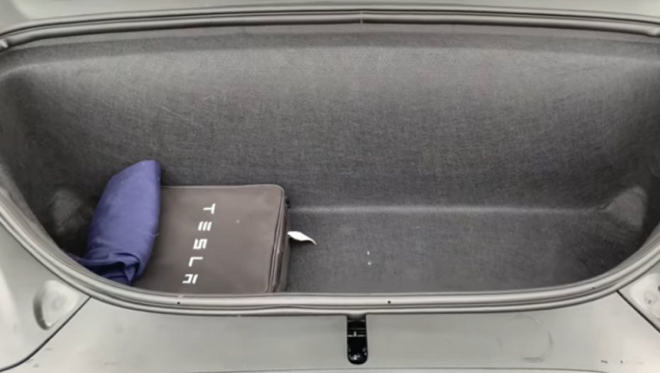 Novak Đoković, automobil