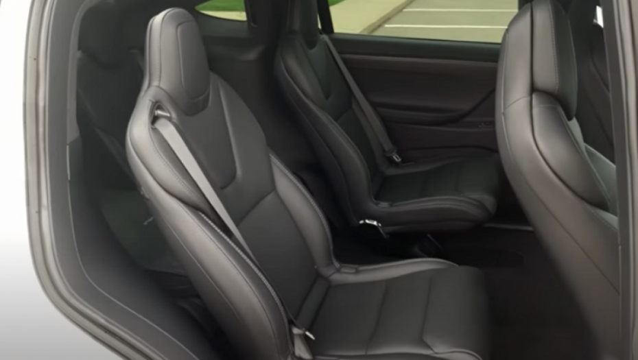 Novak Đoković, automobil