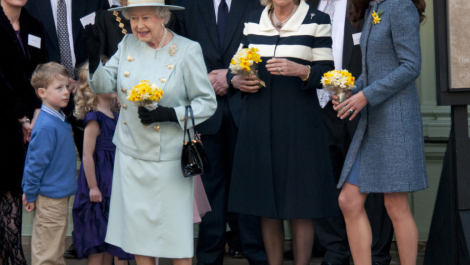 kraljica elizabeta, cipele, moda