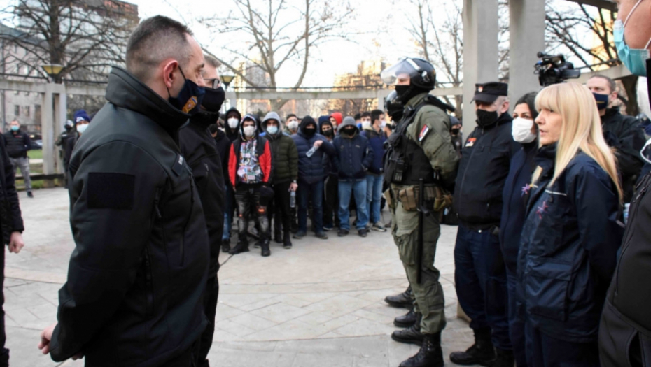 Migranti, policija, privođenje