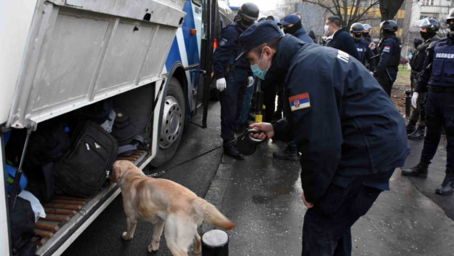 Migranti, policija, privođenje